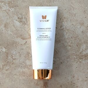 Vivier Vitamin C Scrub